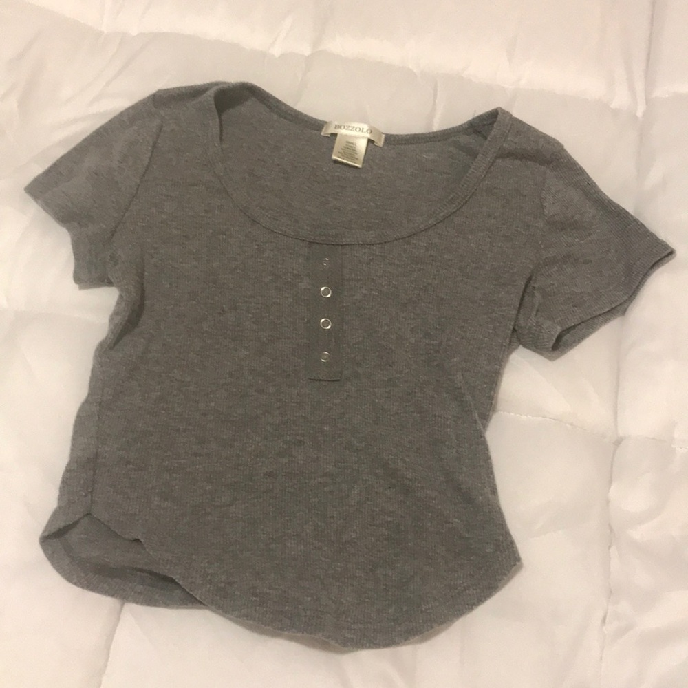 gray SUPER cropped shirt